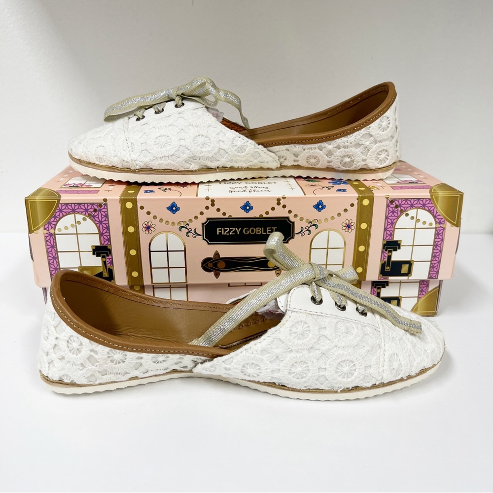 Fizzy Goblet White Lace Up Hand Made Shoes Flats 37 Juttis